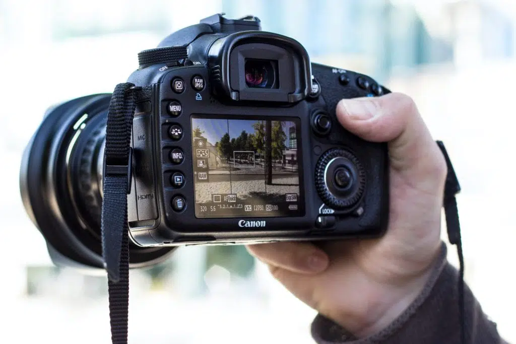 What is a DSLR Camera? The Beginner's Guide 7